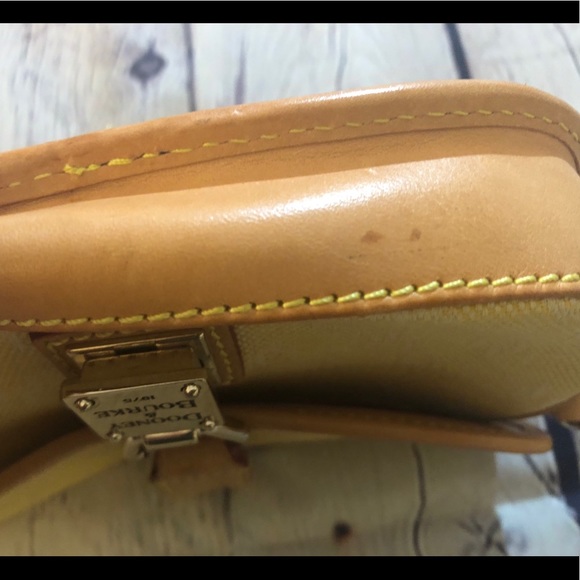 Dooney and Bourke Purselette - Picture 4 of 5